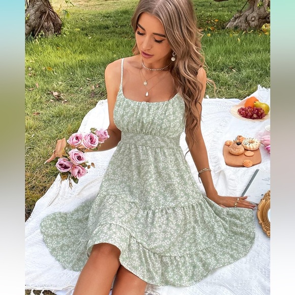 Green floral mini dress - Picture 3 of 5